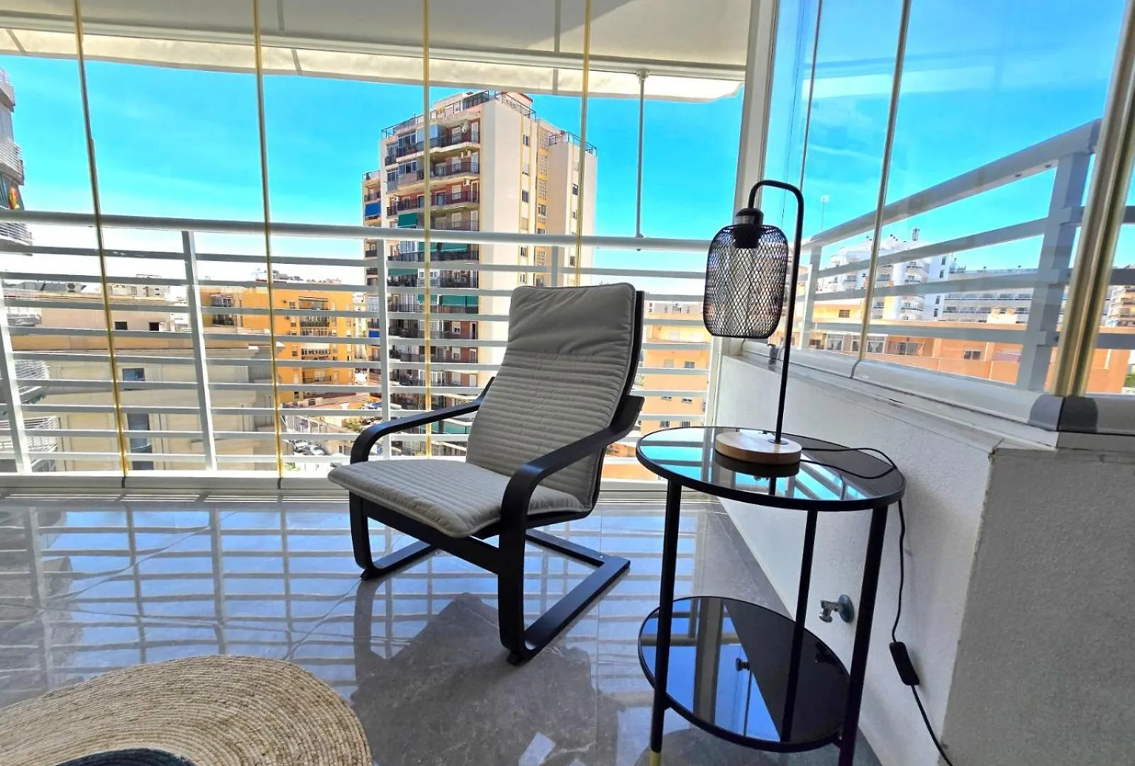 Crystal Elegance City Center Apartment With Seasonal Pool توريمولينوس