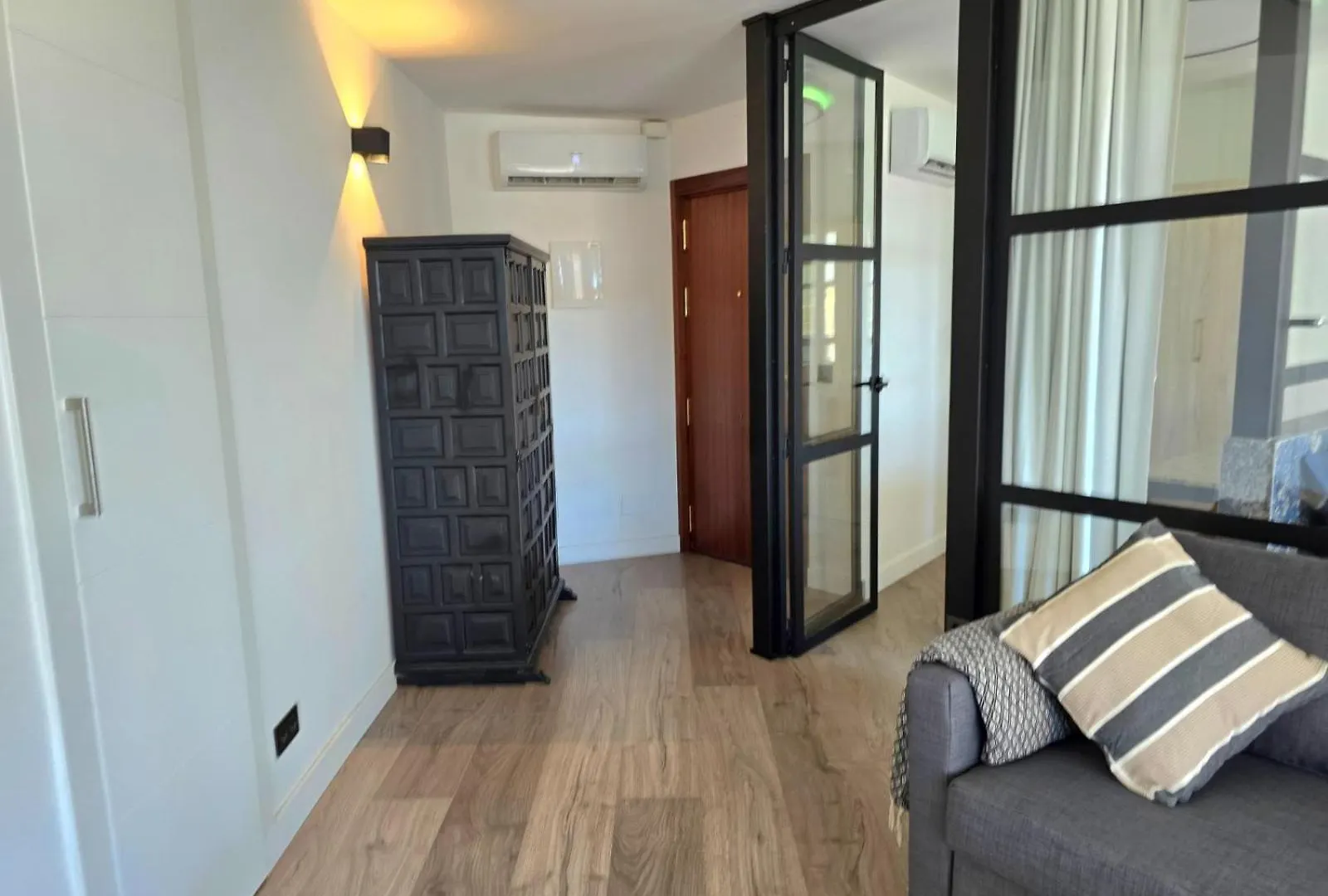Crystal Elegance City Center Apartment With Seasonal Pool توريمولينوس 0*,