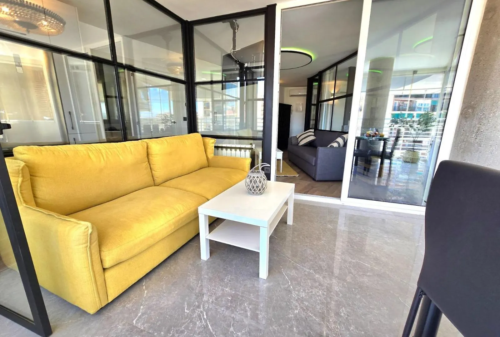 Crystal Elegance City Center Apartment With Seasonal Pool توريمولينوس