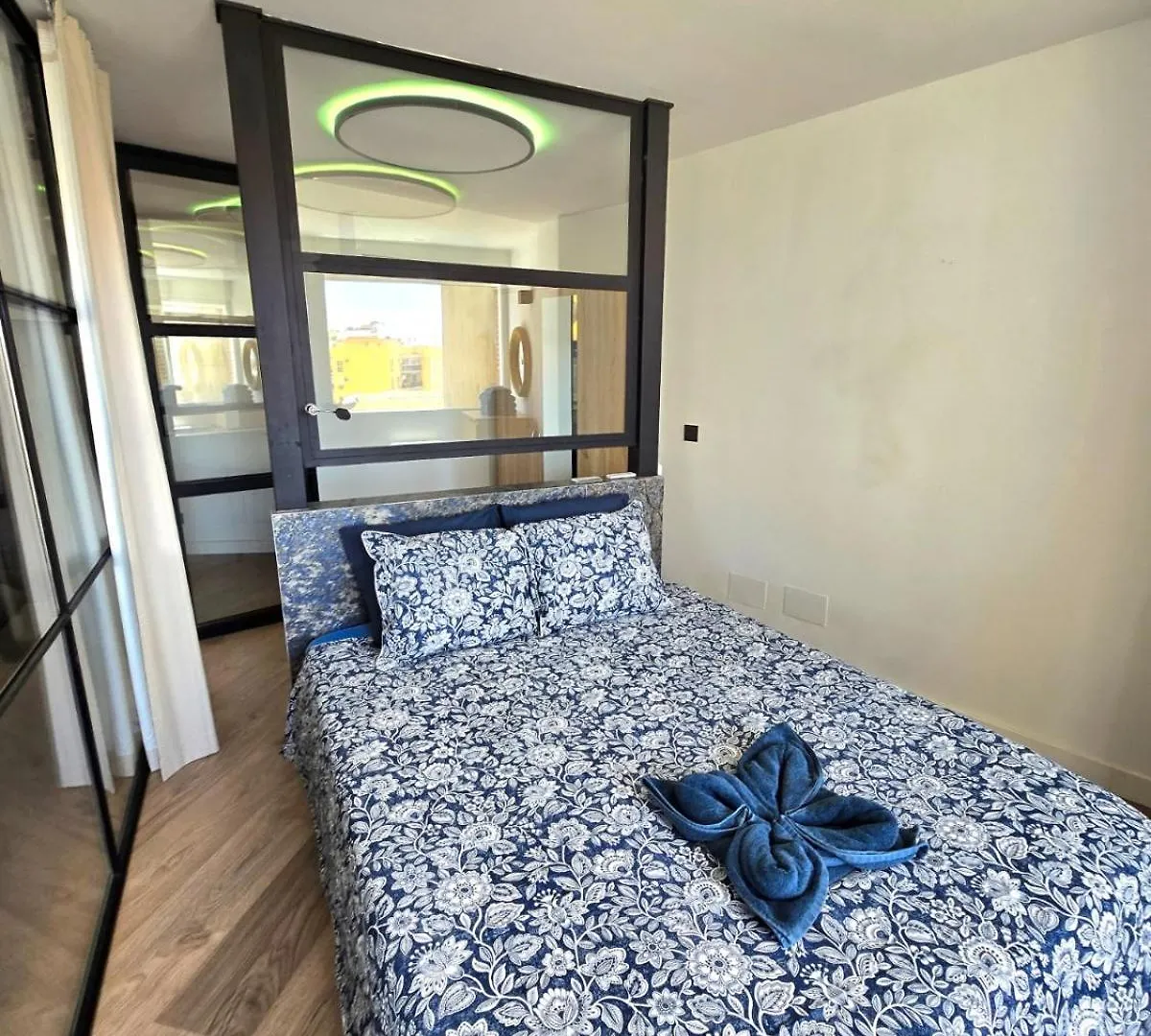 Crystal Elegance City Center Apartment With Seasonal Pool توريمولينوس 0*,  إسبانيا