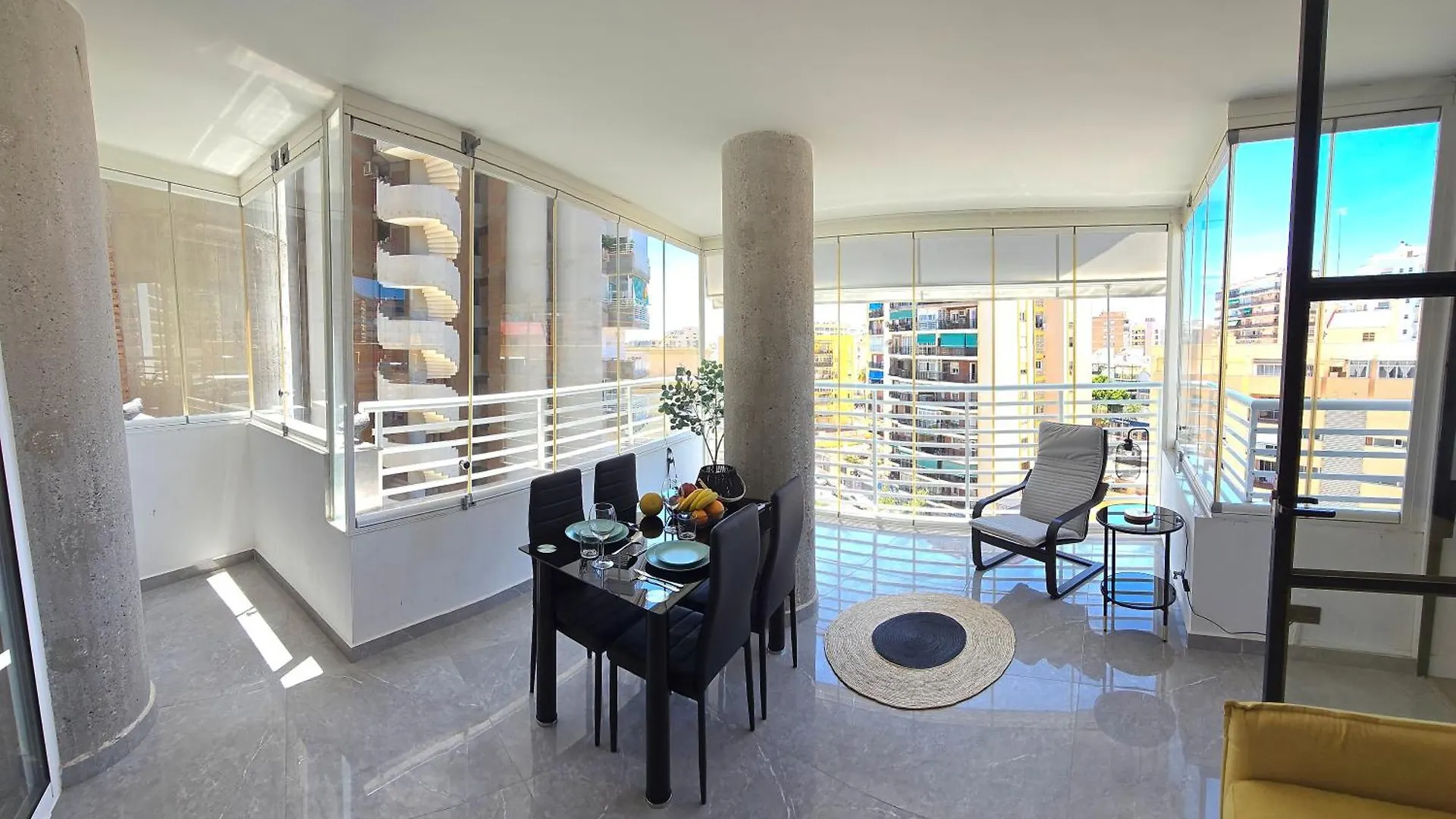 Crystal Elegance City Center Apartment With Seasonal Pool توريمولينوس