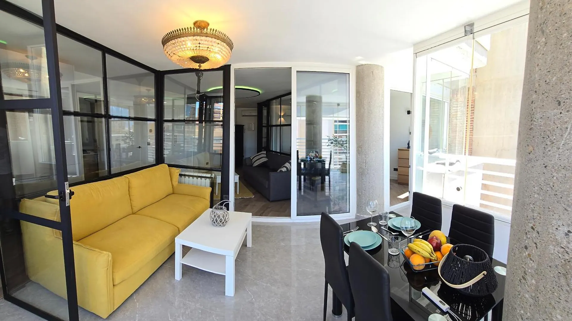 Crystal Elegance City Center Apartment With Seasonal Pool توريمولينوس